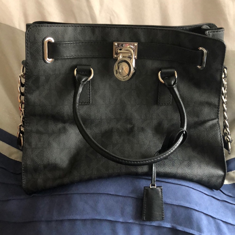 MK Purse in great used condition!!!